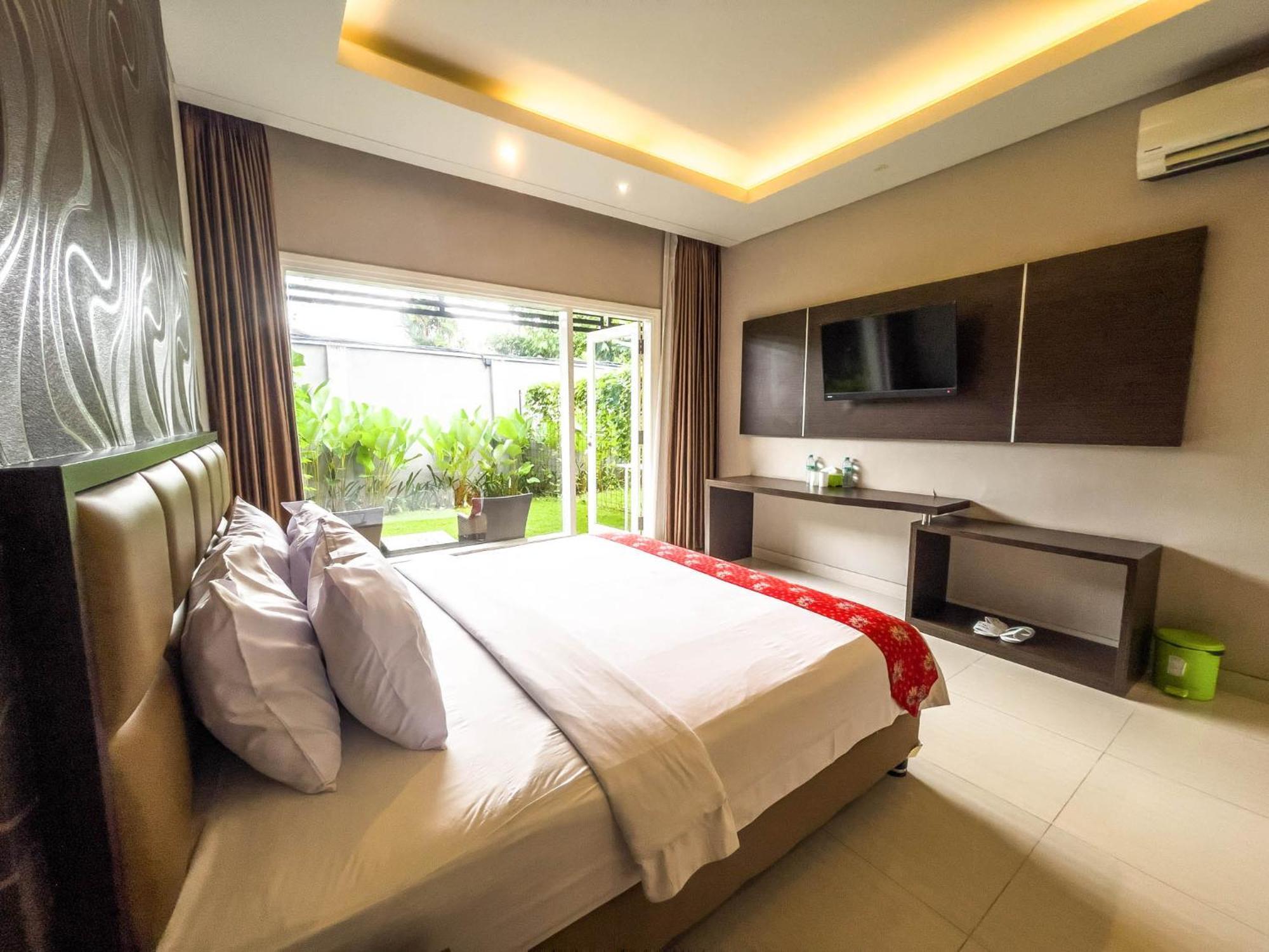 New Surya Hotel Banyuwangi  Eksteriør billede