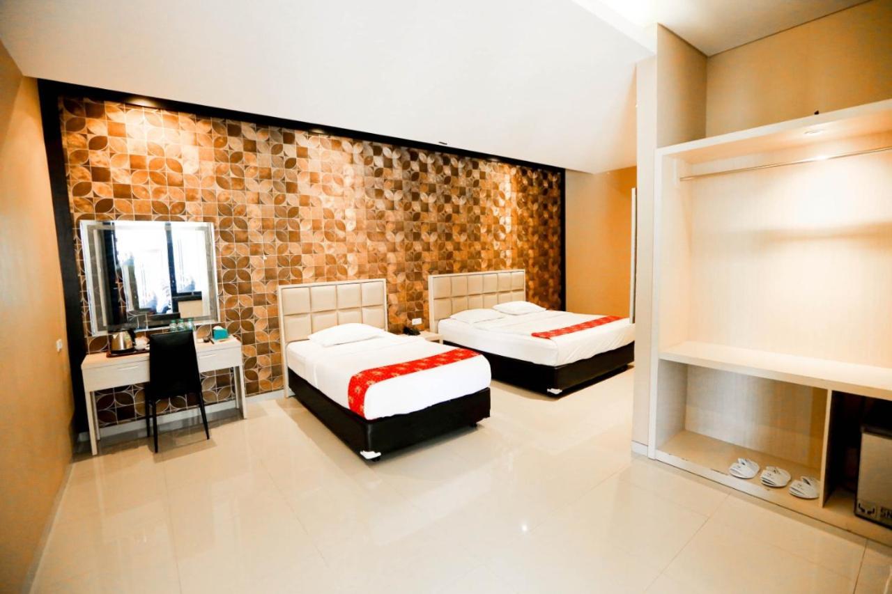 New Surya Hotel Banyuwangi  Eksteriør billede