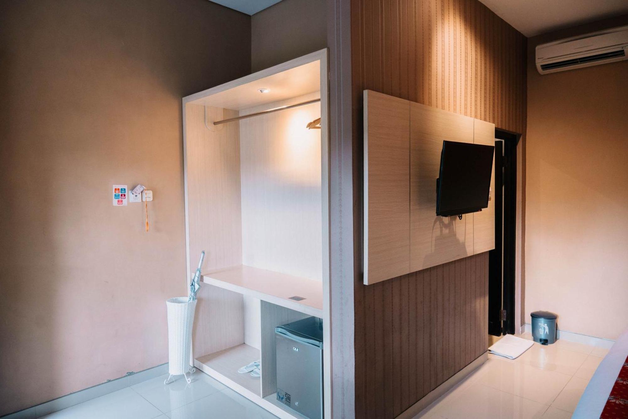 New Surya Hotel Banyuwangi  Eksteriør billede