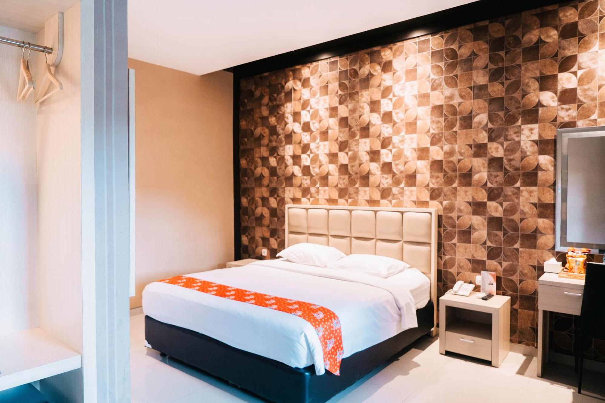 New Surya Hotel Banyuwangi  Eksteriør billede