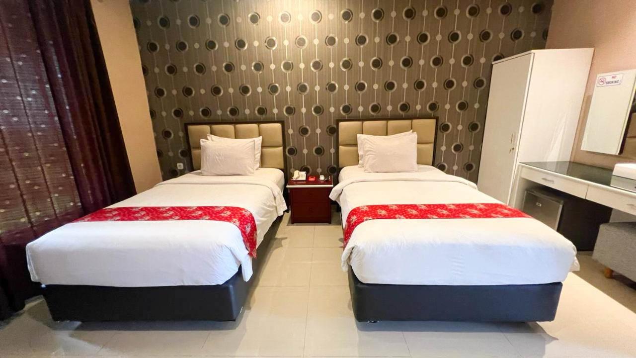 New Surya Hotel Banyuwangi  Eksteriør billede