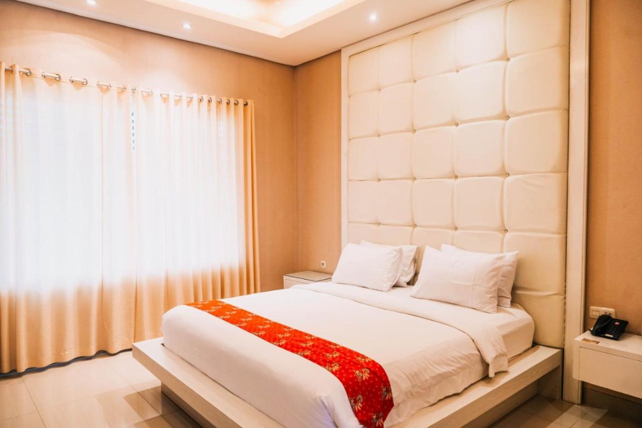 New Surya Hotel Banyuwangi  Eksteriør billede