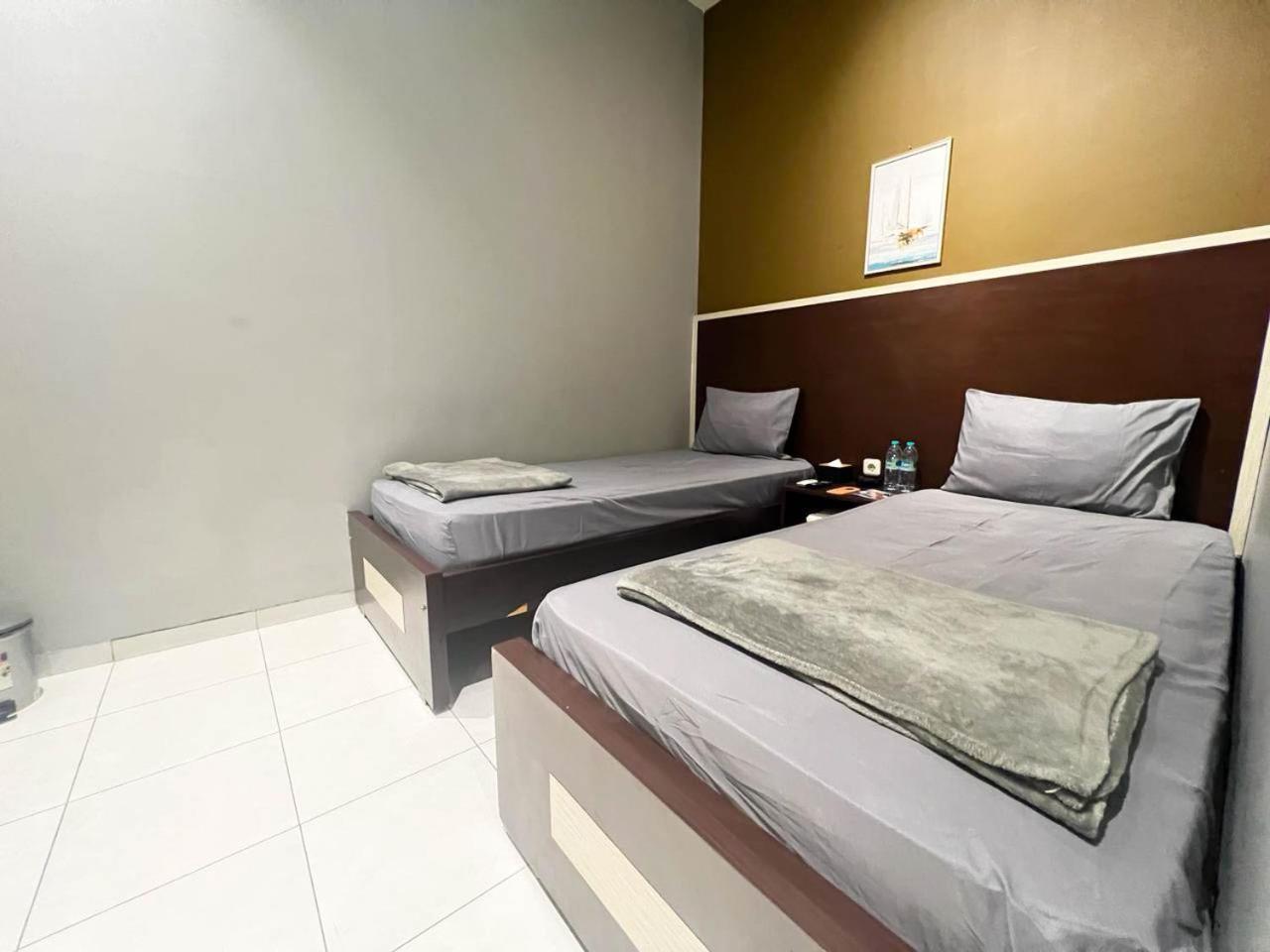 New Surya Hotel Banyuwangi  Eksteriør billede