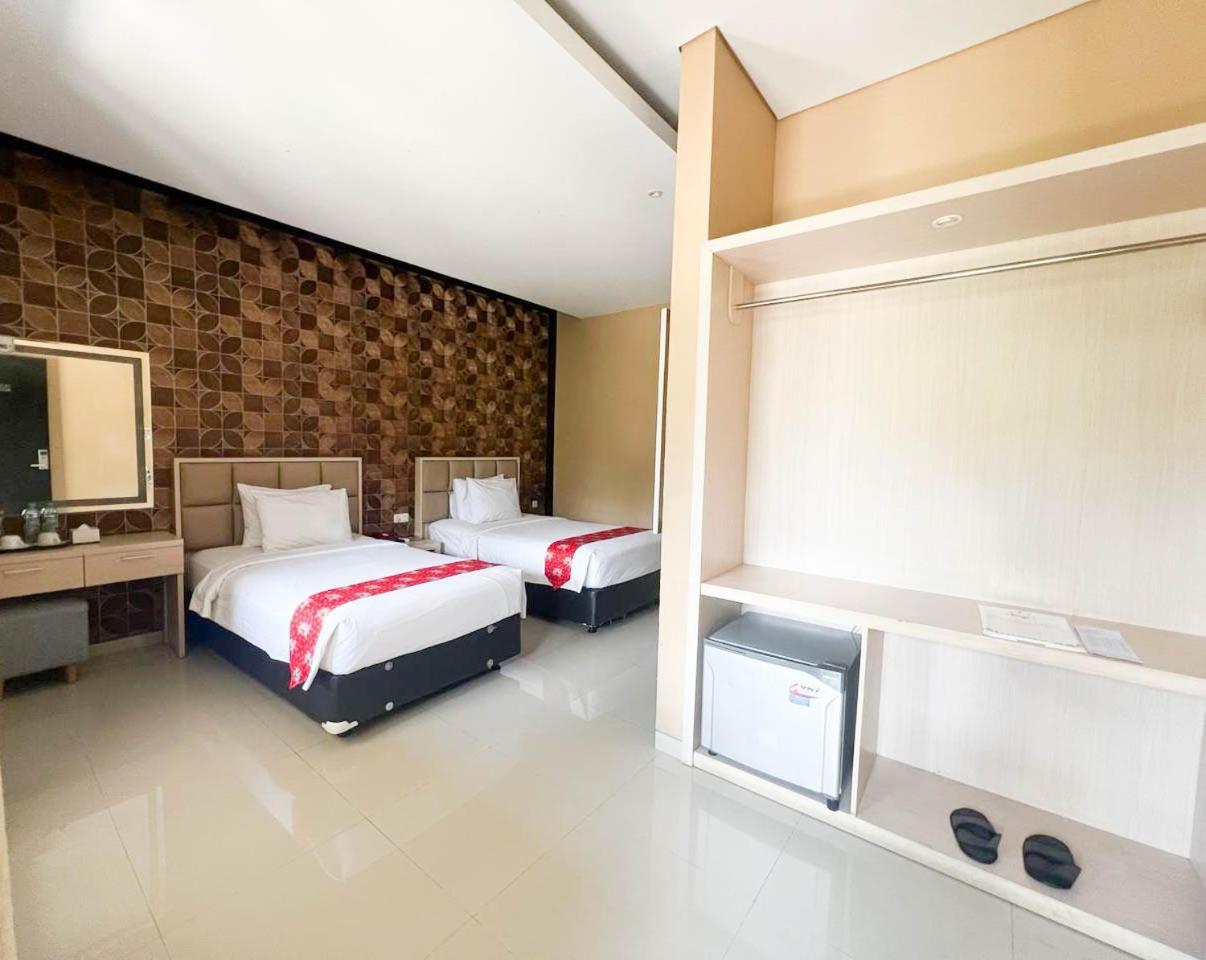 New Surya Hotel Banyuwangi  Eksteriør billede