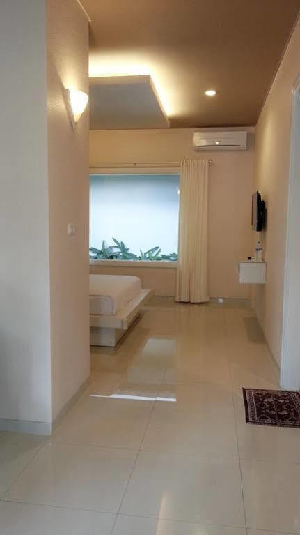 New Surya Hotel Banyuwangi  Eksteriør billede